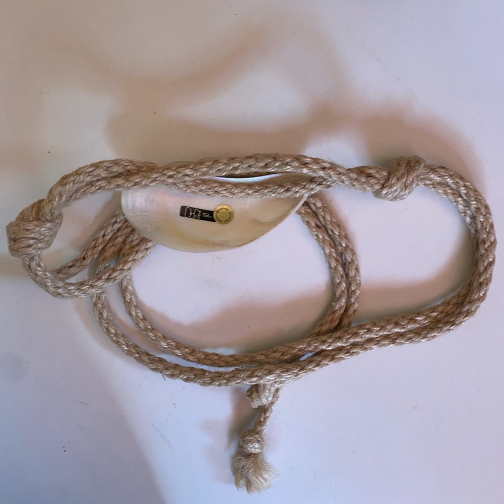 Belt- Elegant Cream Shell - Picture 8 of 11